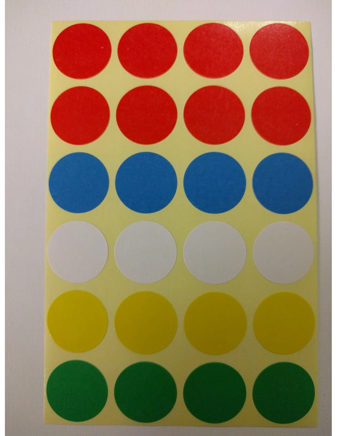 Stickervel Stippen 18mm 1 Stickervel Stippen 18mm